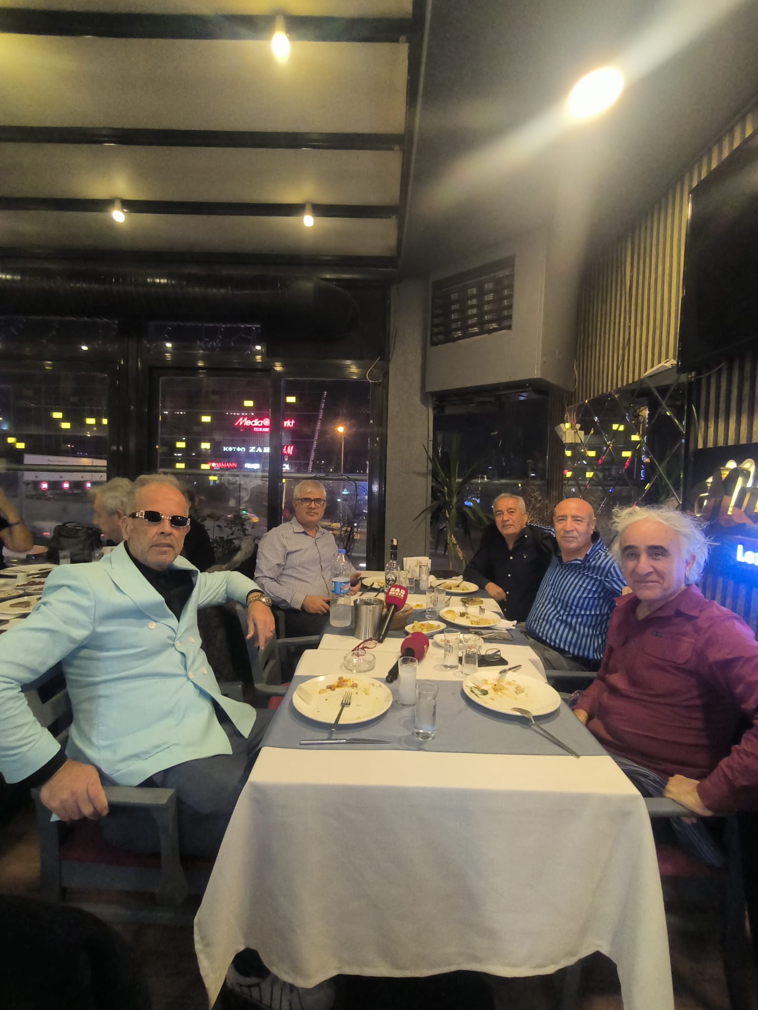 Beylikdüzü’nde Muhabbet Ocakbaşı Geleneksel Ocakbaşı Kültürünü Eğlence ve Zengin Menüyle Buluşturuyor