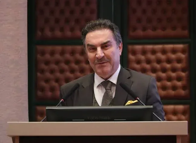 Prof. Dr. Zakir Avşar: "Kamuoyu kimin oyu?"