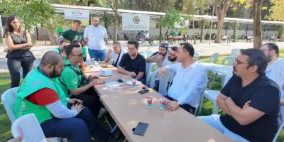 Bornova’da moto kuryeler parkta buluştu: Talepler aktarıldı