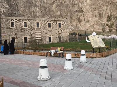 Van'da Horhor Camisi turistlerin ilgi odağı oldu